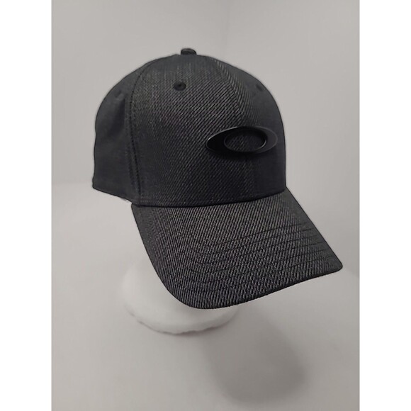 Oakley Flexfit Hat Size L/XL Cap Solid Black with Logo Flex - Picture 2 of 8